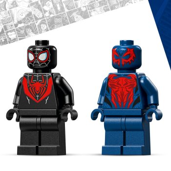 Robotul lui Miles Morales vs Omul Păianjen 2099