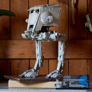 Robotul biped AT-ST
