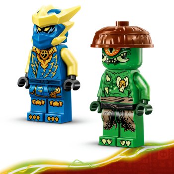 Robotul dragon al lui Jay în luptă