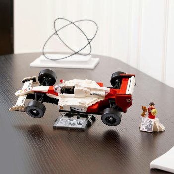 McLaren MP4/4 si Ayrton Senna