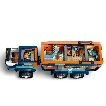 Camionul laborator stiintific al exploratorilor arctici