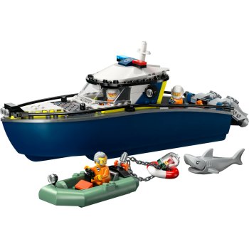Urmarire cu barca de politie