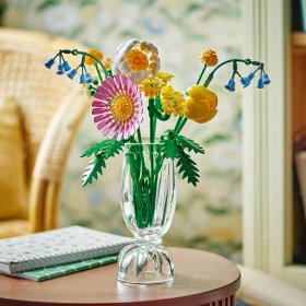 Mic buchet de flori pastel