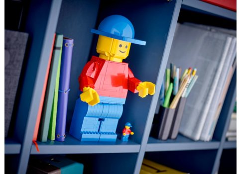 Minifigurina LEGO supradimensionata