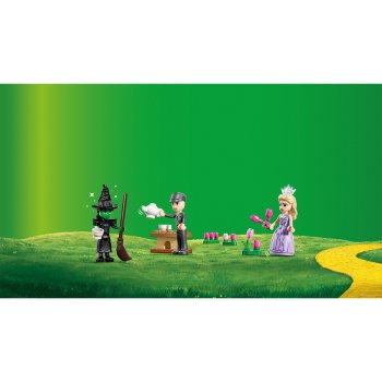 Glinda si Elphaba viziteaza Munchkinland