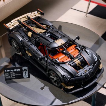 Megamașina Koenigsegg Sadair\'s Spear