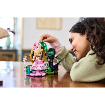 Figurinele Elphaba si Glinda