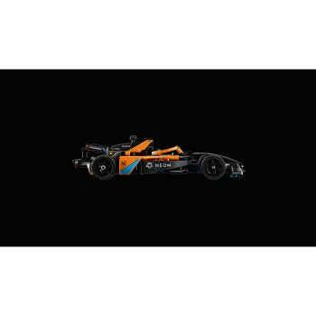 Masina de cursa NEOM McLaren Formula E 