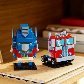 Robot si vehicul Optimus Prime