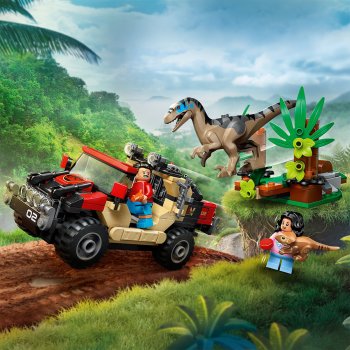 Evadare off-road din calea unui Velociraptor