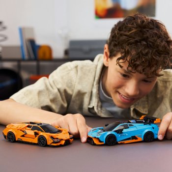 Lamborghini Revuelto si Huracán STO
