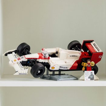 McLaren MP4/4 si Ayrton Senna
