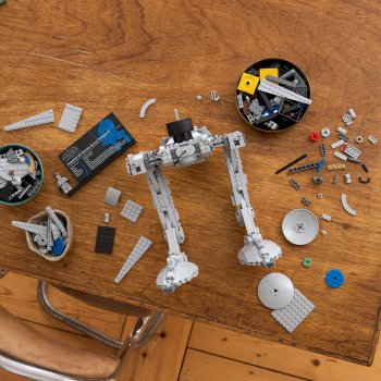 Robotul biped AT-ST