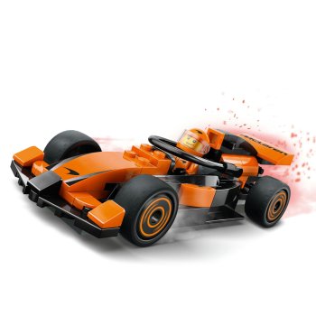 Pilot F1 cu masina de curse McLaren