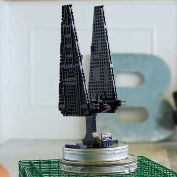 Naveta de comanda a lui Kylo Ren
