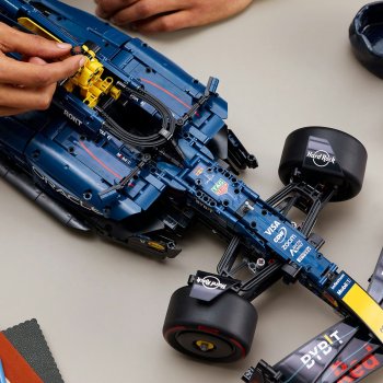 Masina F1 Oracle Red Bull Racing RB20