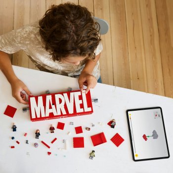 Sigla si minifigurine MARVEL