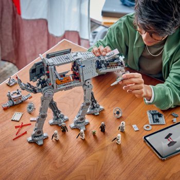 AT-AT  cu INT-4 din Vestigiul Imperiului
