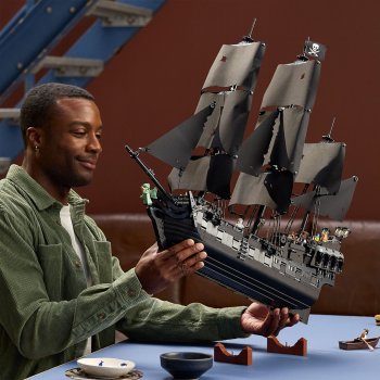 Corabia de pirati a capitanului Jack Sparrow