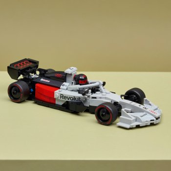 Mașină de curse Audi Revolut F1 Team R26