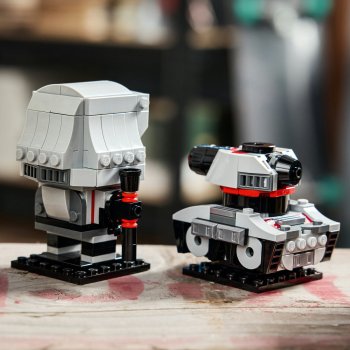 Robotul și vehiculul Megatron