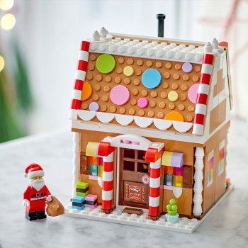 Casa festiva din turta dulce