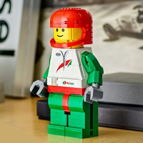 Minifigurina LEGO supradimensionata - pilot