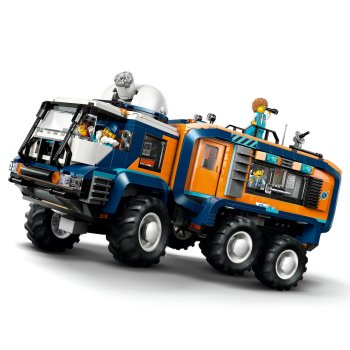 Camionul laborator stiintific al exploratorilor arctici