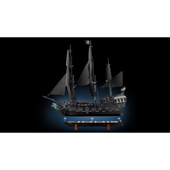 Corabia de pirati a capitanului Jack Sparrow