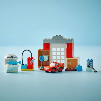 Vizita lui McQueen la garajul lui Doc