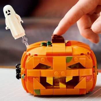 Lanternă din dovleac pentru Halloween