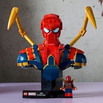 Bustul lui Iron Spider-Man