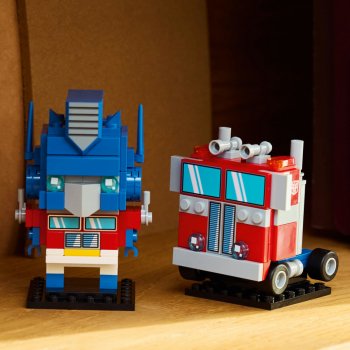 Robot si vehicul Optimus Prime
