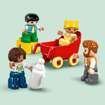 Casă modernă de familie 3 în 1, cu figurine