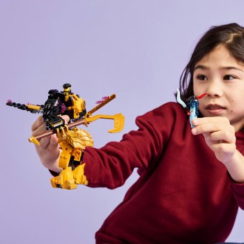 Robotul de lupta Spinjitzu al lui Arin