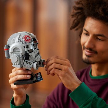 Casca de pilot de AT-AT