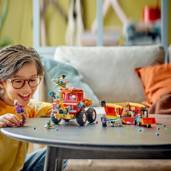 Camionul electric al echipei lui Monkie Kid