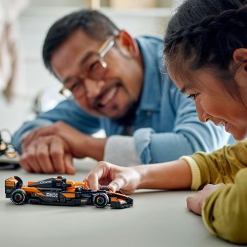 Masina de curse McLaren F1® Team MCL38