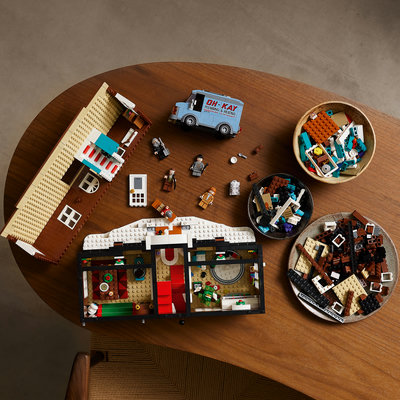 21330-lego-b